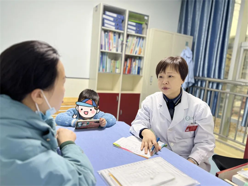 九三学社绵阳市江油委员会举办“儿童生长发育与心理行为发育义诊”活动2.png