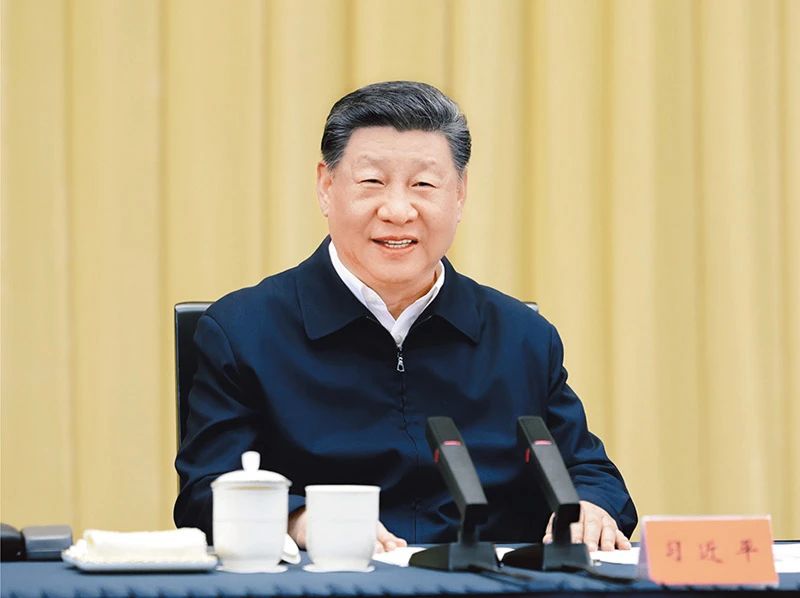 2025年4月30日上午，中共中央总书记、国家主席、中央军委主席习近平在上海主持召开部分省区市“十五五”时期经济社会发展座谈会并发表重要讲话。 新华社记者 王晔摄.jpg