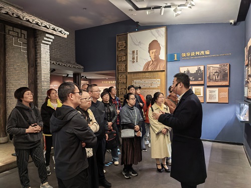 dec0c6eb5b8d81bbac47298b22122334.jpg dec0c6eb5b8d81bbac47298b22122334.jpg