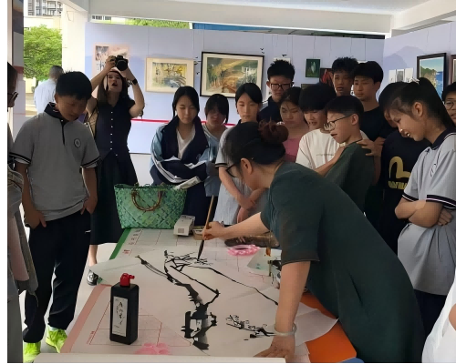 九三学社四川书画院川北分院和绵阳师范学院支社联合开展文艺服务进校园活动2(1).png