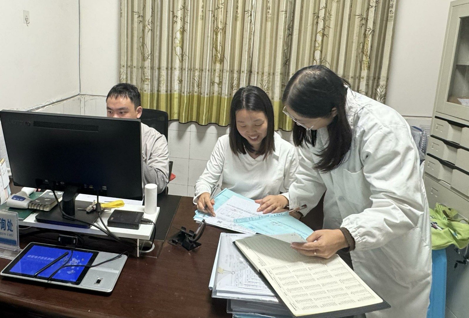 10月22日市疾控中心大龙镇卫生院帮扶１.jpg